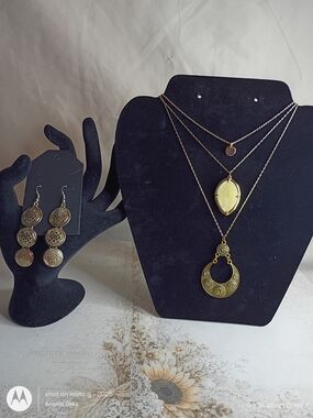 Gold-Tone Layered Crescent Pendant Necklace Set with Cream Stone